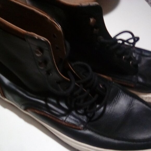 Aldo Ankle boots/ Flat heels